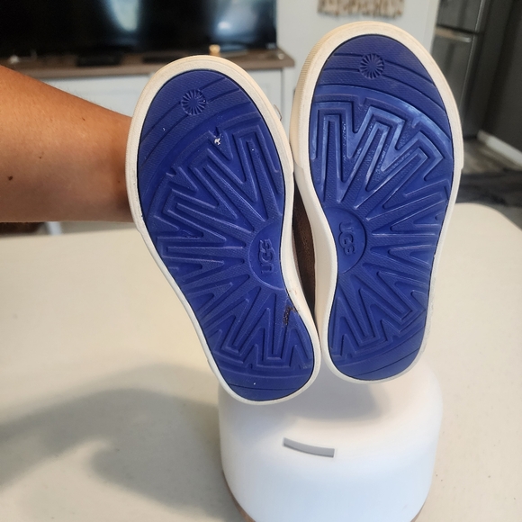 UGG Kids Brown and Tan Velcro Sneakers - Picture 3 of 7